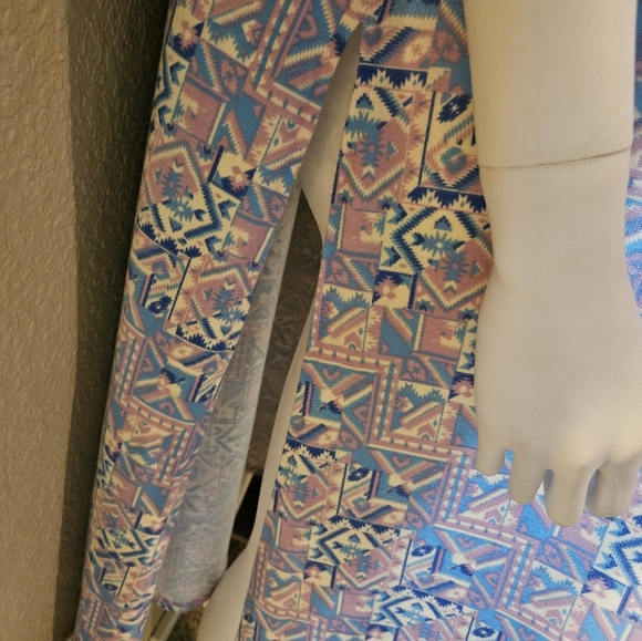 Lularoe Joy sweater material in small NWT - Picture 5 of 5